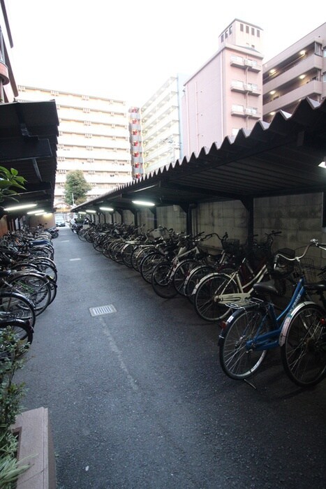 物件外観写真4　(駐輪場)