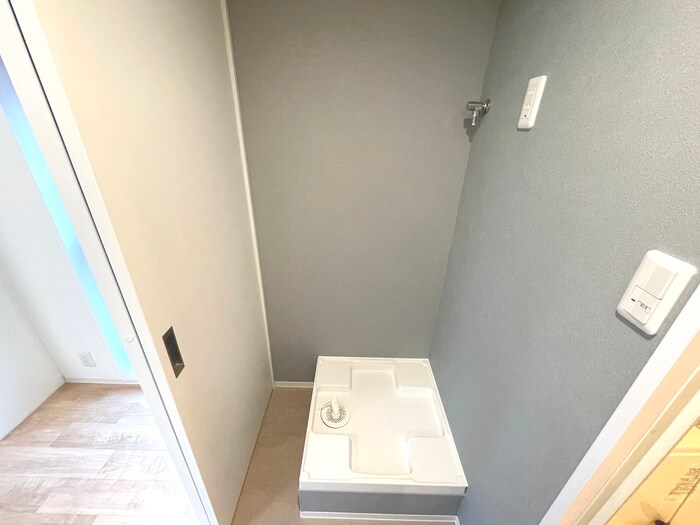 物件内観写真10　(洗濯機置場)