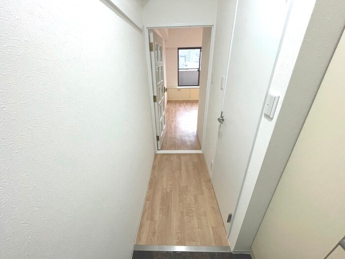 物件内観写真16　(廊下)