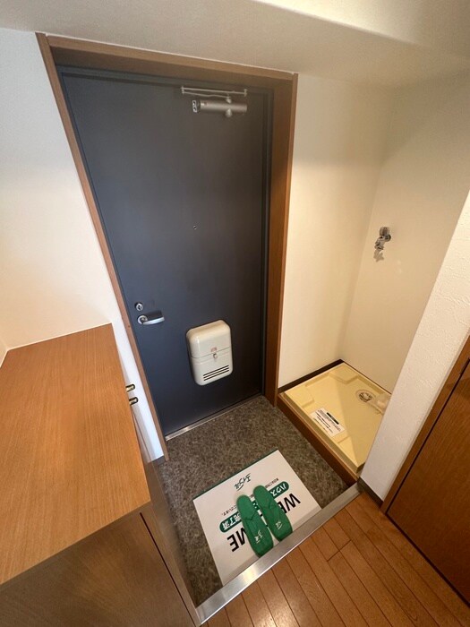 物件内観写真7　(玄関)