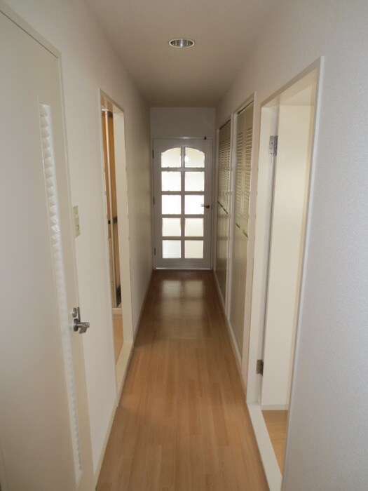 物件内観写真10　(廊下)