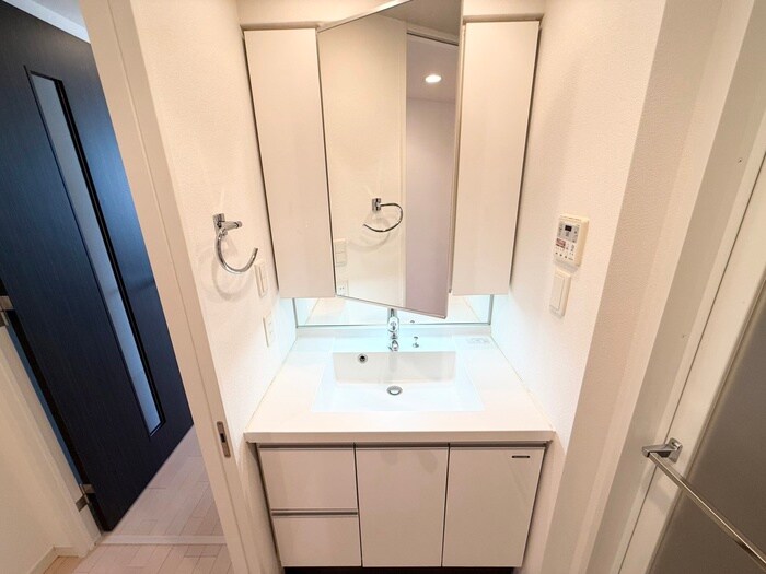 物件内観写真9　(洗面)