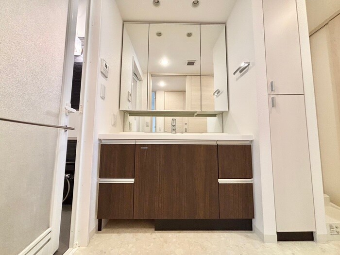 物件内観写真8　(洗面)