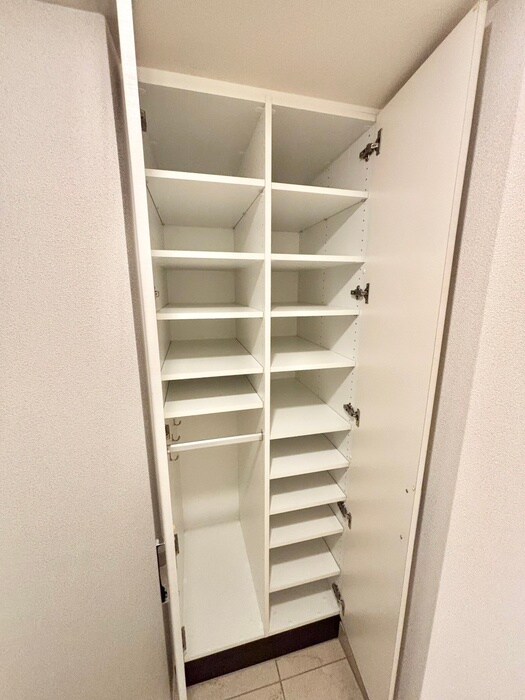 物件内観写真13　(靴箱)