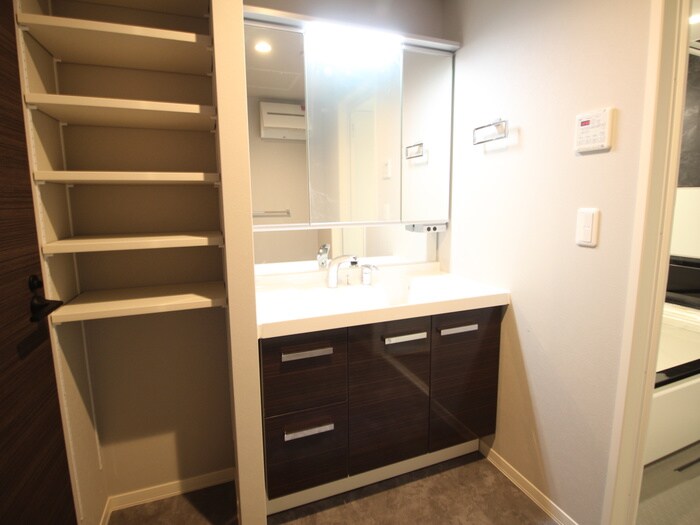 物件内観写真10　(洗面)