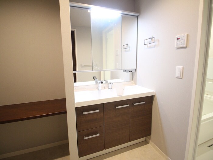 物件内観写真11　(洗面)