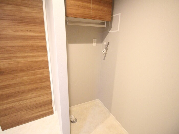 物件内観写真12　(洗濯機置場)