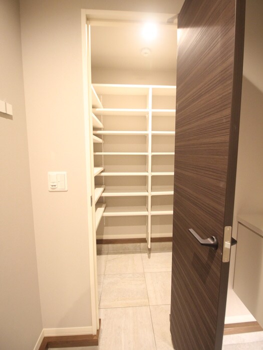 物件内観写真18　(収納)