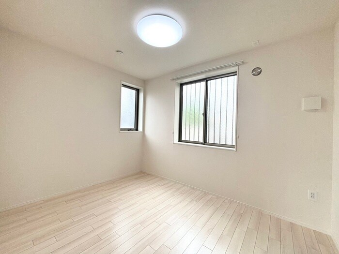 物件内観写真11　(居室)