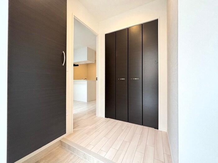 物件内観写真17　(玄関)