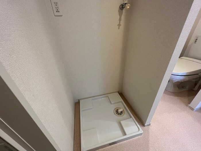 物件内観写真10　(洗濯機置場)