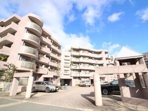 ﾚｼﾞﾃﾞﾝｽ香里ヶ丘中央（101）外観写真