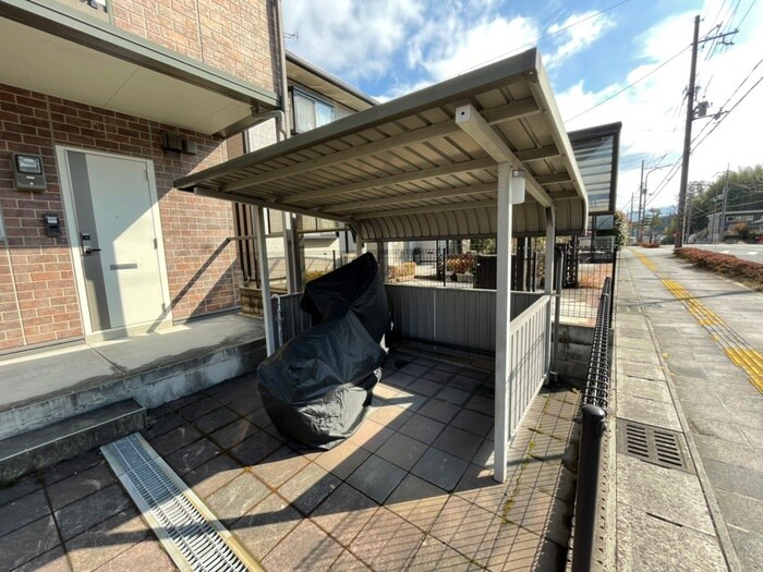 物件外観写真3　(駐輪場)