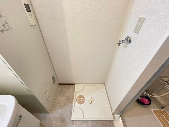 物件内観写真11　(洗濯機置場)