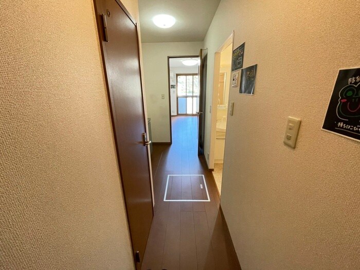 物件内観写真14　(廊下)