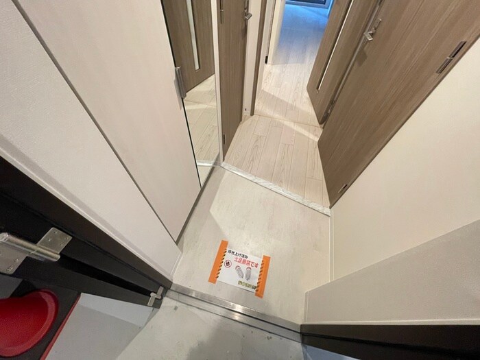 物件内観写真12　(玄関)