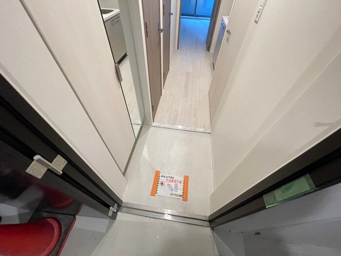 物件内観写真12　(玄関)