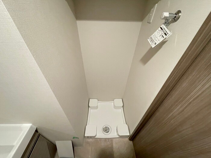 物件内観写真15　(洗濯機置場)