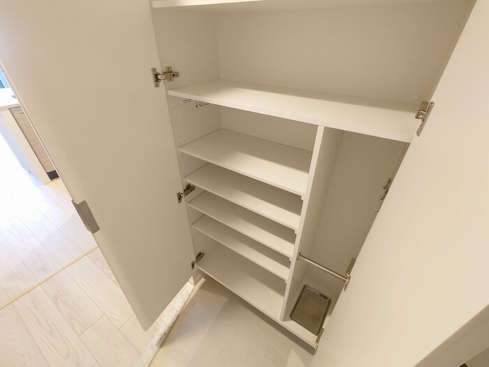 物件内観写真18　(靴箱)