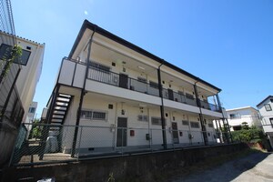 男山ハイツＢ棟外観写真
