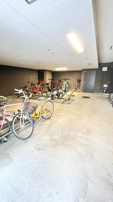 物件外観写真5　(駐輪場)