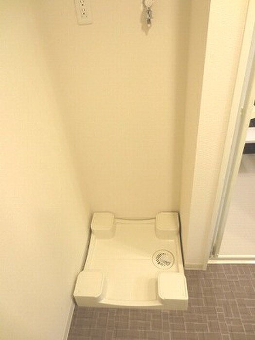 物件内観写真12　(洗濯機置場)