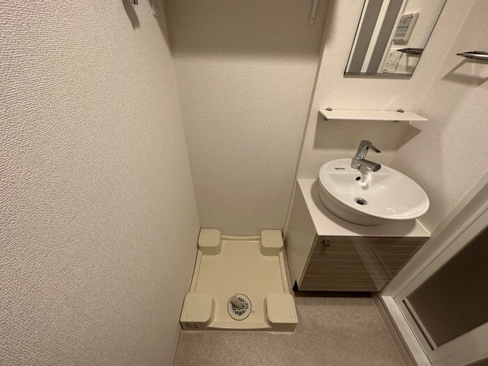 物件内観写真10　(洗濯機置場)