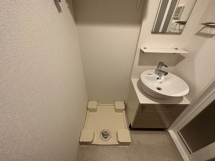 物件内観写真11　(洗濯機置場)