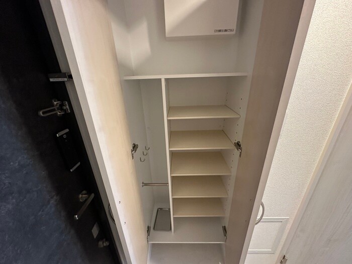 物件内観写真15　(靴箱)