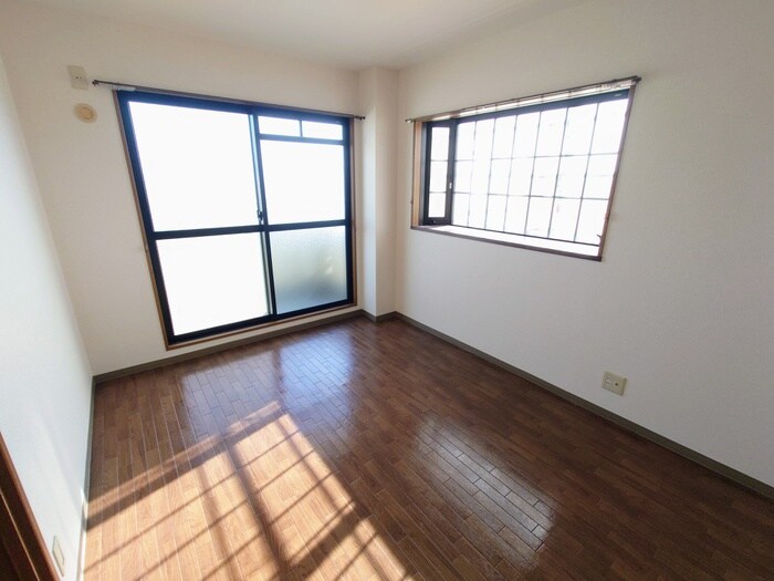 物件内観写真9　(居室)