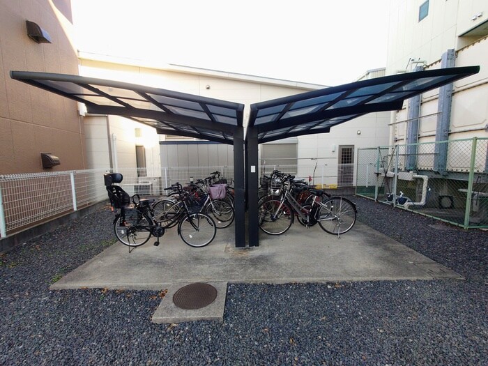 物件外観写真5　(駐輪場)