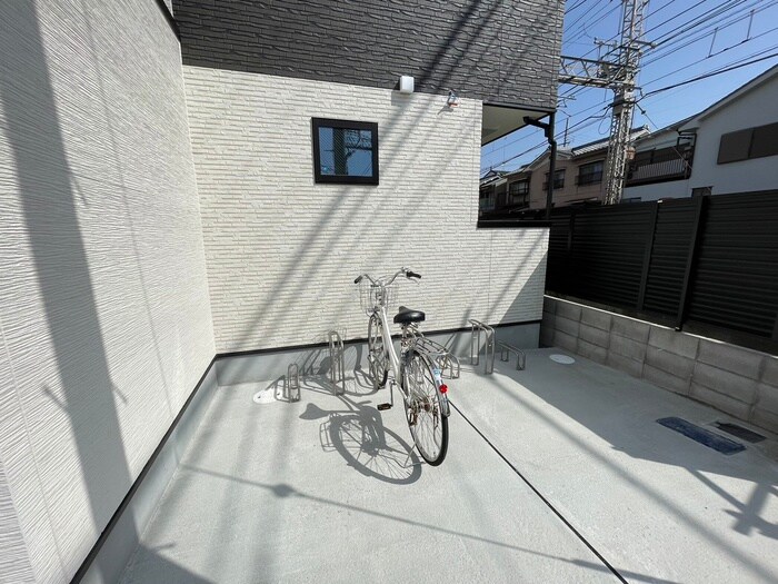 物件外観写真6　(駐輪場)