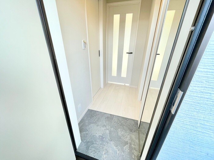 物件内観写真19　(玄関)