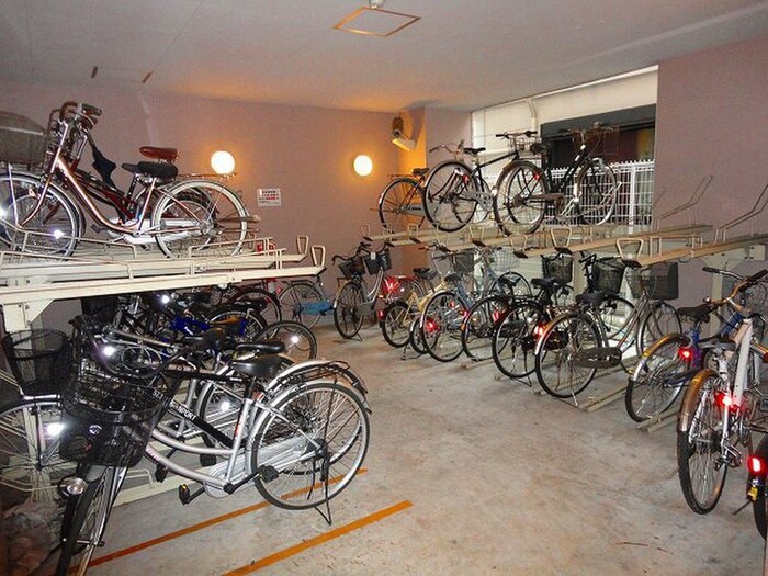 物件外観写真3　(駐輪場)