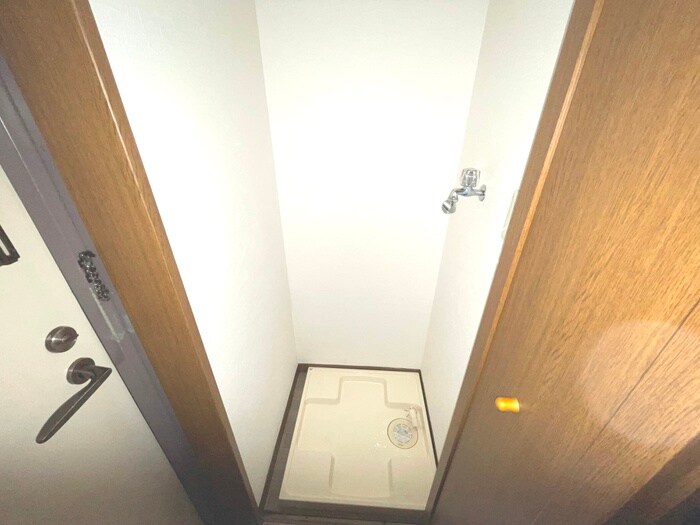 物件内観写真10　(洗濯機置場)