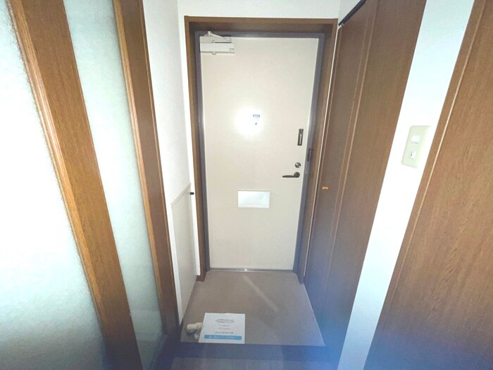 物件内観写真15　(玄関)