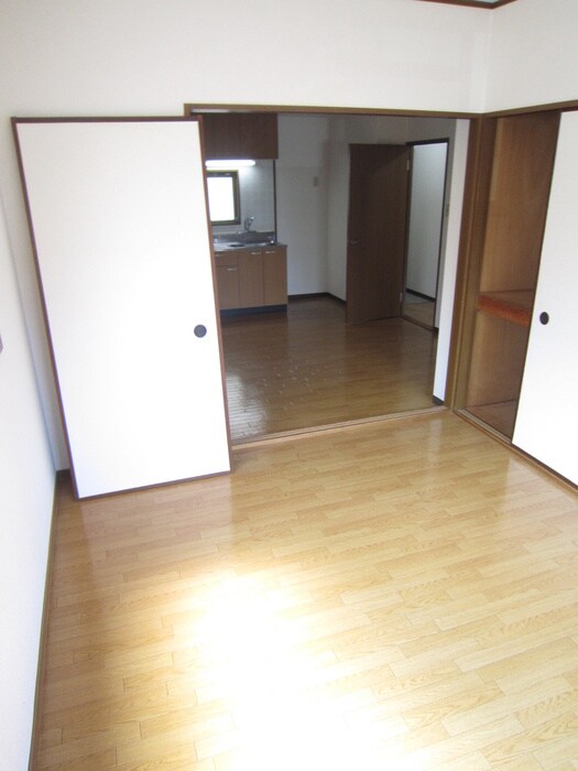 物件内観写真8　(居室)