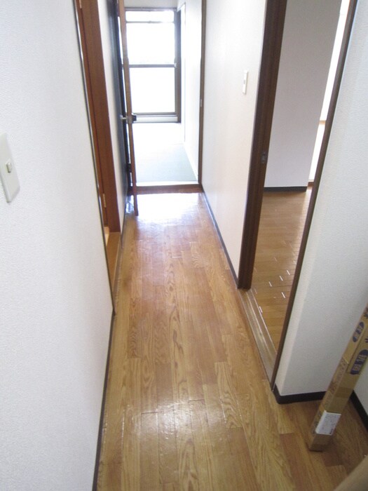 物件内観写真17　(廊下)