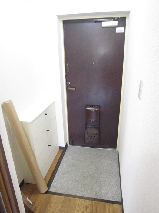 物件内観写真18　(玄関)