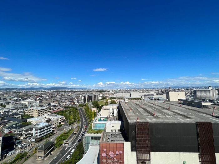 物件内観写真16　(室内からの展望)