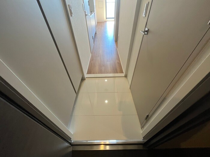 物件内観写真18　(玄関)