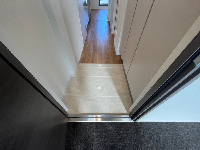 物件内観写真18　(玄関)