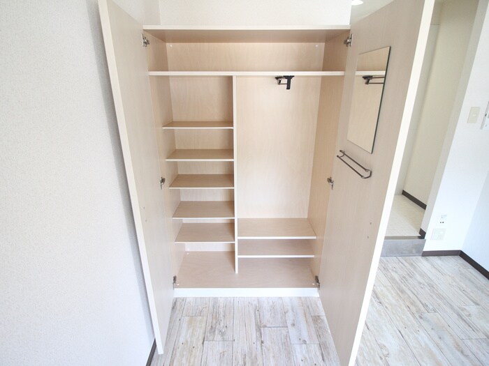 物件内観写真13　(収納)