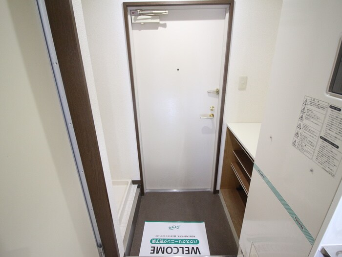物件内観写真14　(玄関)