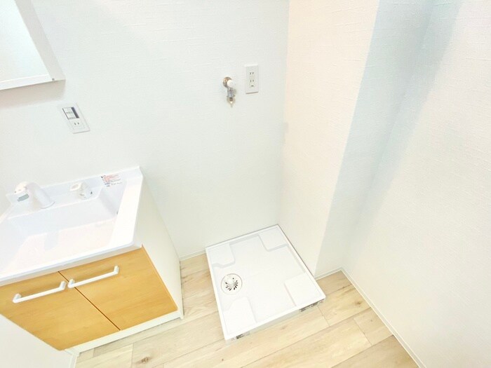 物件内観写真18　(洗濯機置場)