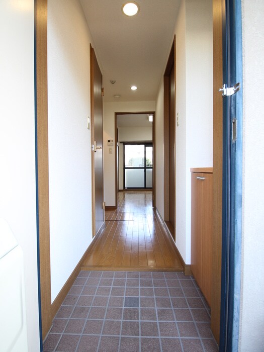 物件内観写真16　(玄関)