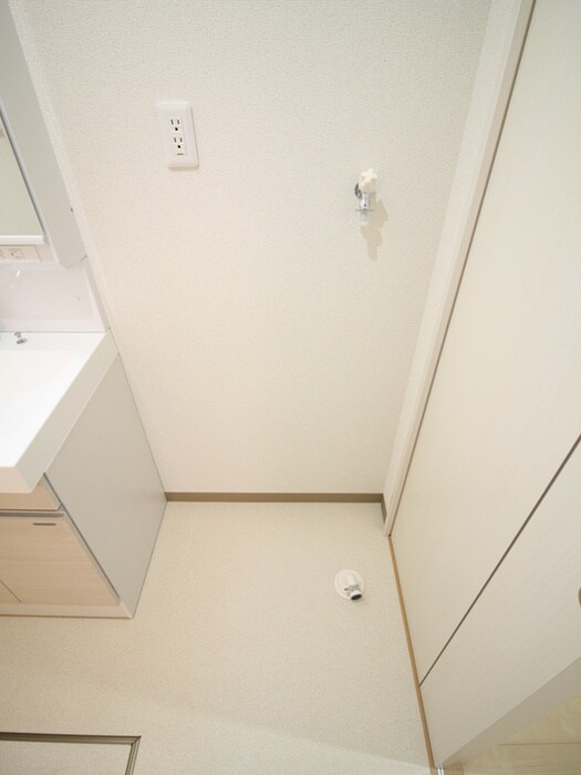 物件内観写真11　(洗濯機置場)