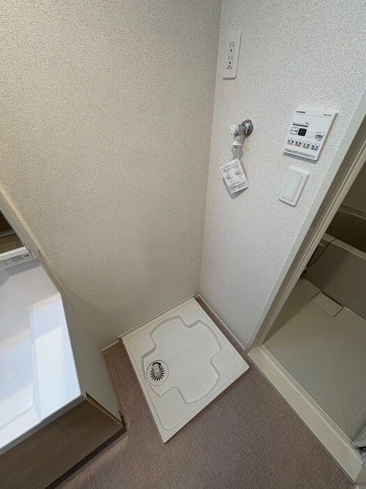 物件内観写真12　(洗濯機置場)