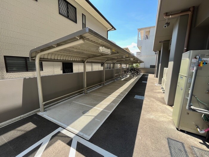 物件外観写真6　(駐輪場)