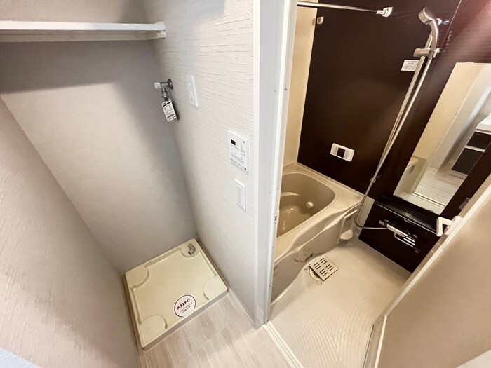 物件内観写真14　(洗濯機置場)